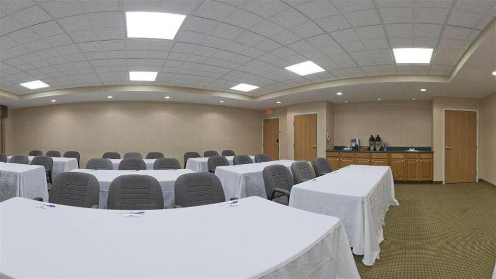 Holiday Inn Express Hotel & Suites Defiance By Ihg Екстериор снимка