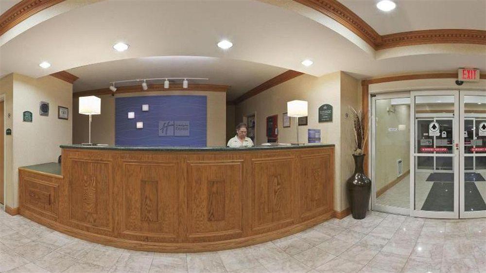 Holiday Inn Express Hotel & Suites Defiance By Ihg Екстериор снимка
